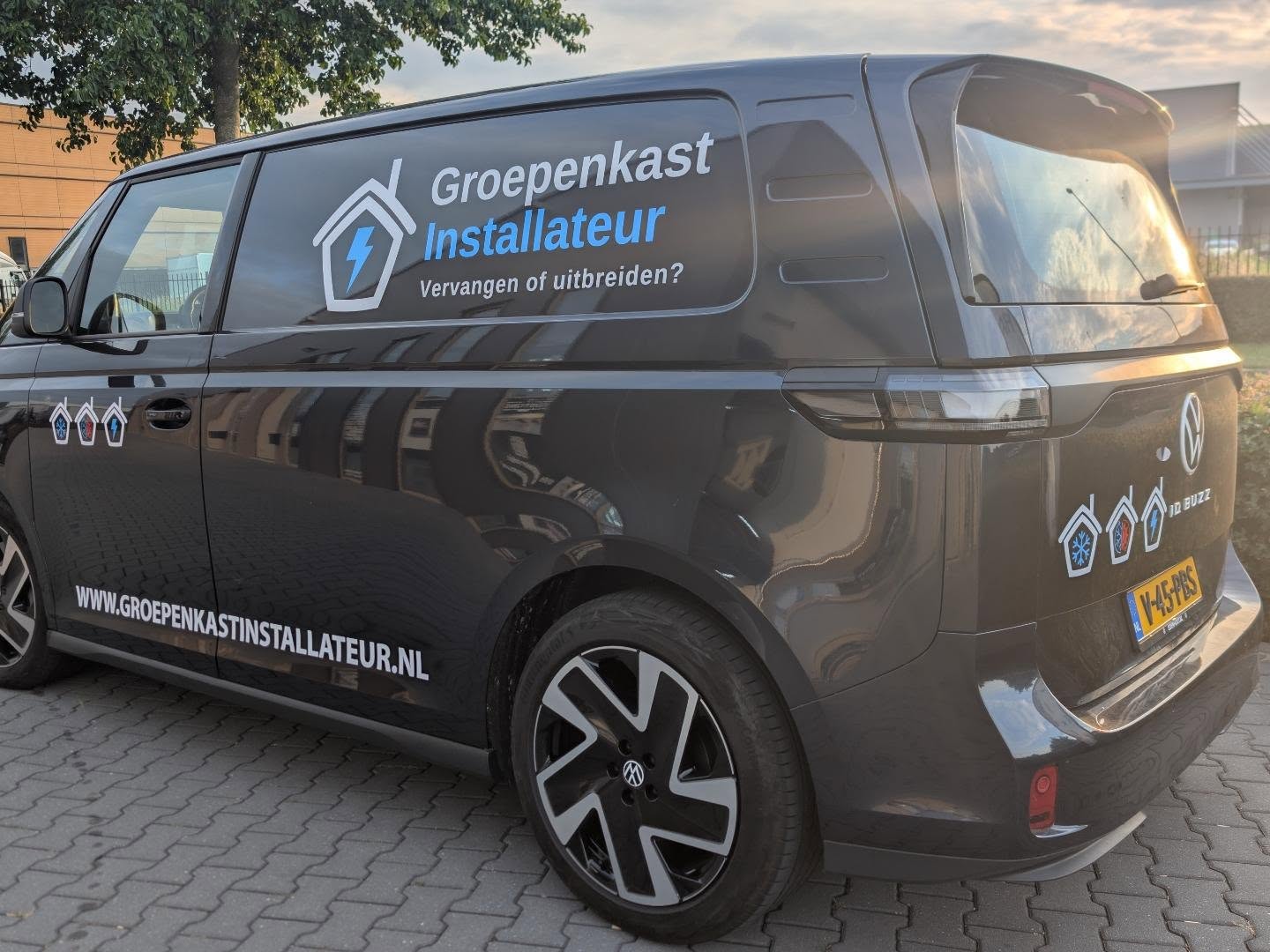 Weer wat moois mogen maken voor de "Groepenkast Installateur"

www.RR-Customs.nl